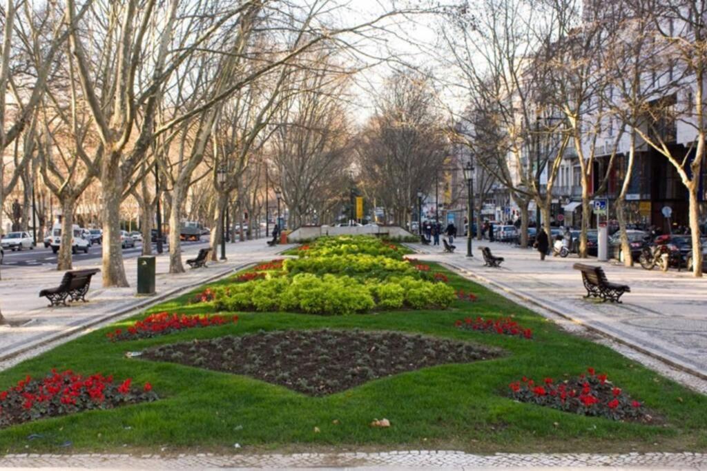 Av. Da Liberdade Comfortable Apt With Balcony Lisbon Exterior photo