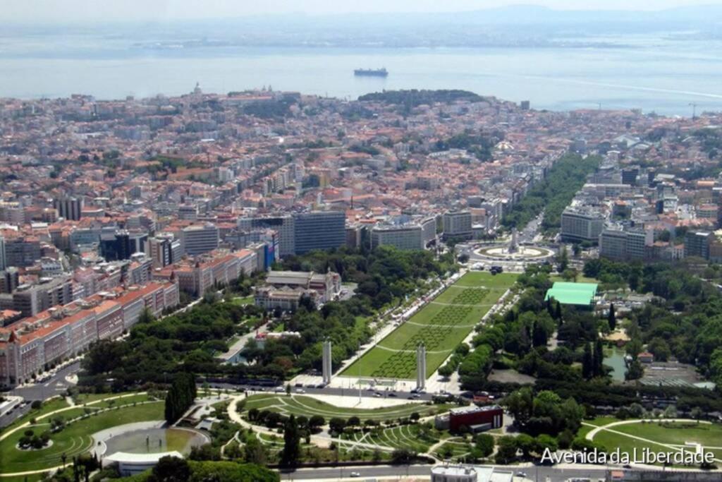 Av. Da Liberdade Comfortable Apt With Balcony Lisbon Exterior photo